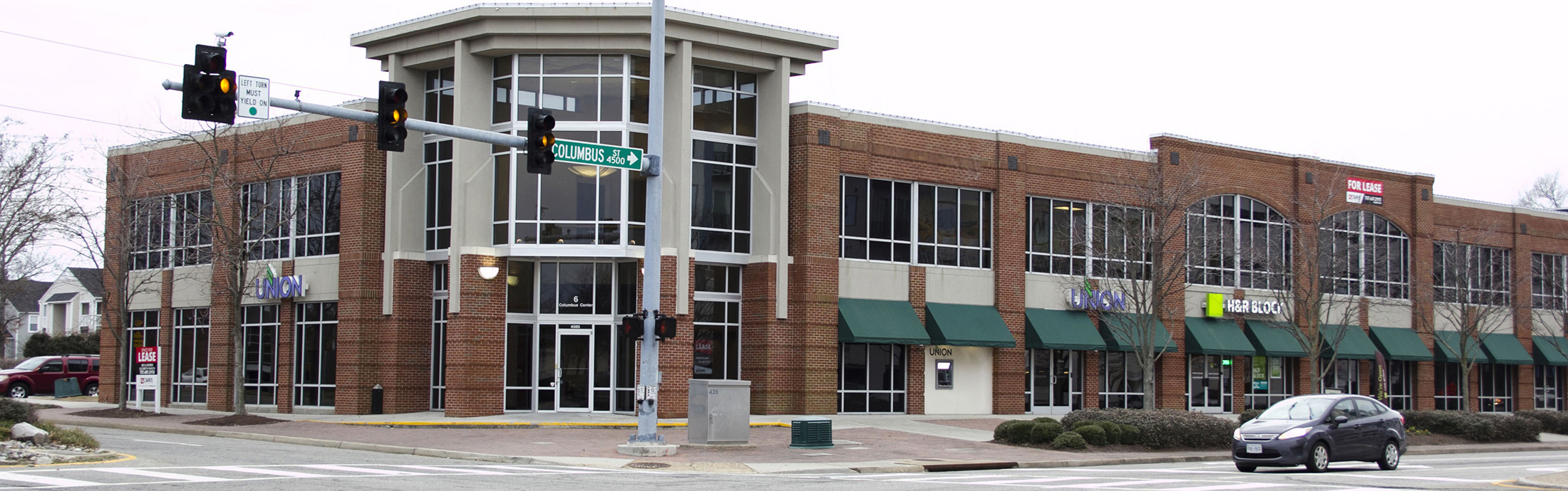 Exterior shot of Town Center Pediatrics on Columbus Street.